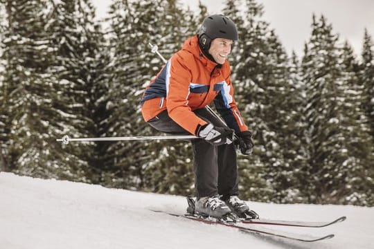 Auch im Alter kann man noch problemlos die Piste herunterwedeln.