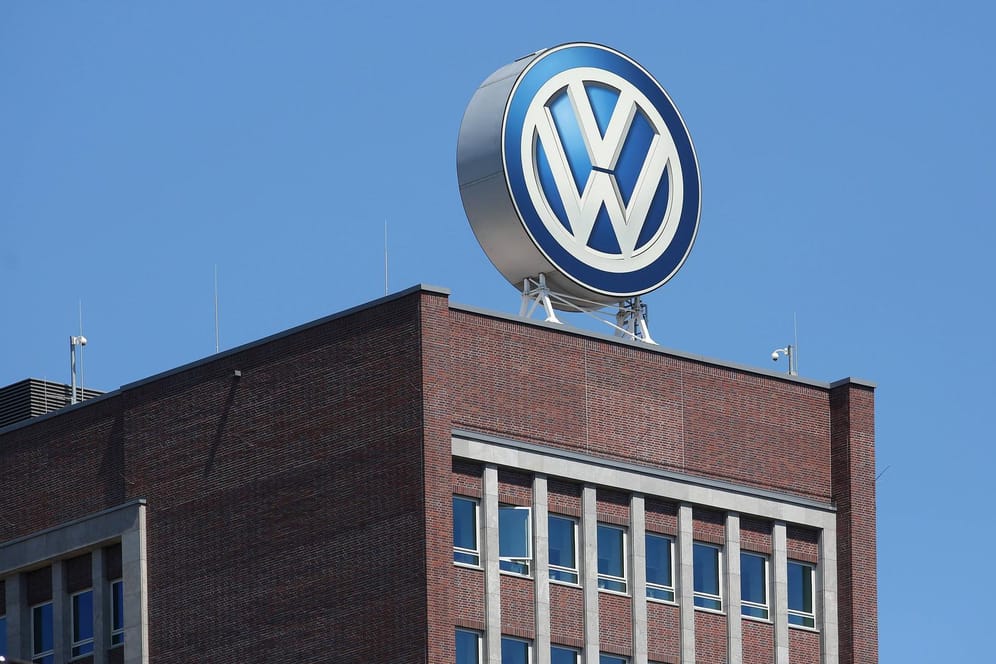 VW-Zentrale in Wolfsburg: Dort wurde jetzt der Plan zum Verbrenner-Ausstieg des Konzerns bekanntgegeben.