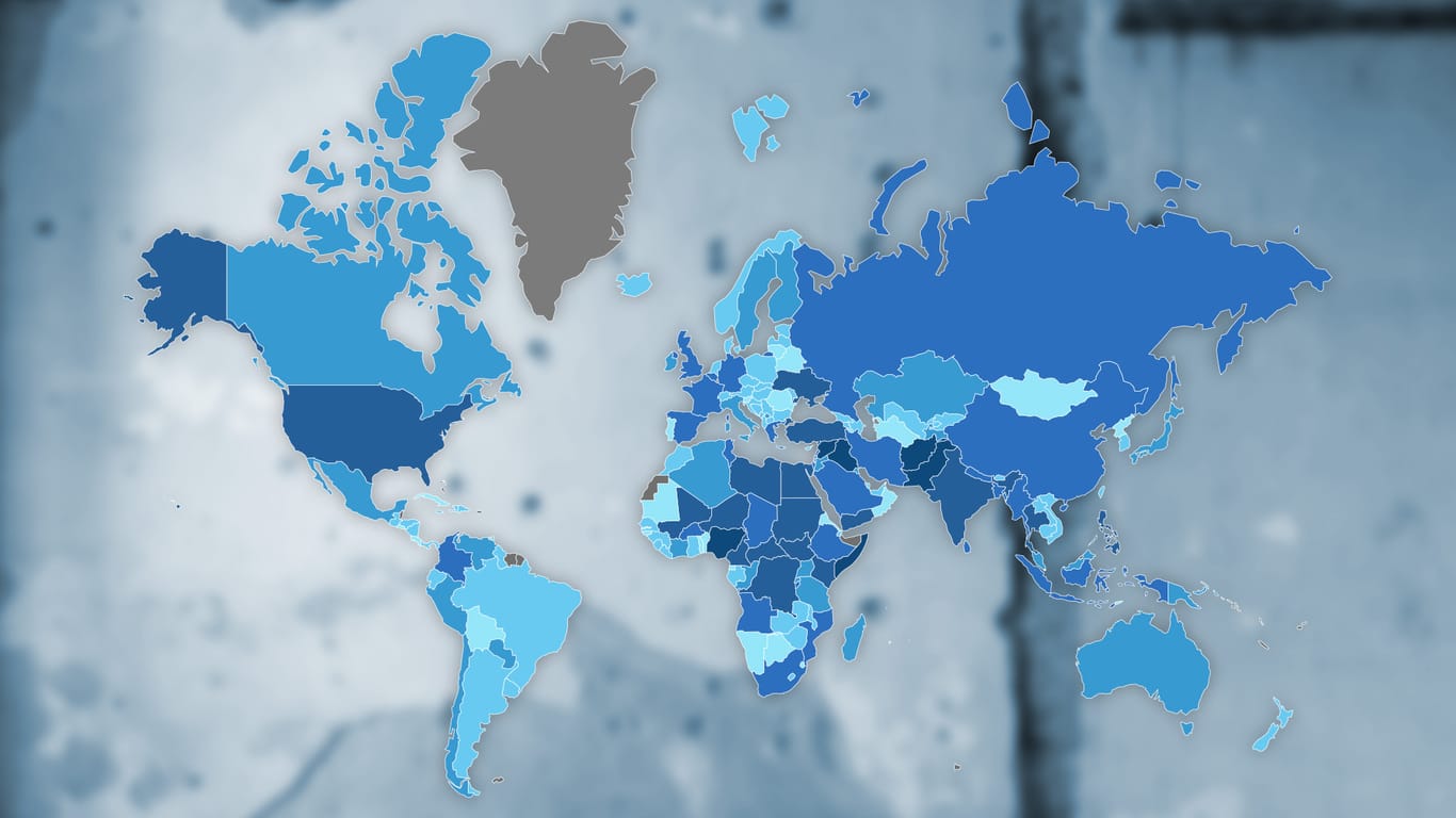 Die Weltkarte gibt Auskunft über die Terrorgefahr in der Welt: In den dunkelblau gekennzeichnet Staaten war die Zahl der Anschläge und Opfer im Jahr 2017 am höchsten, in den hellblau gekennzeichneten am niedrigsten.