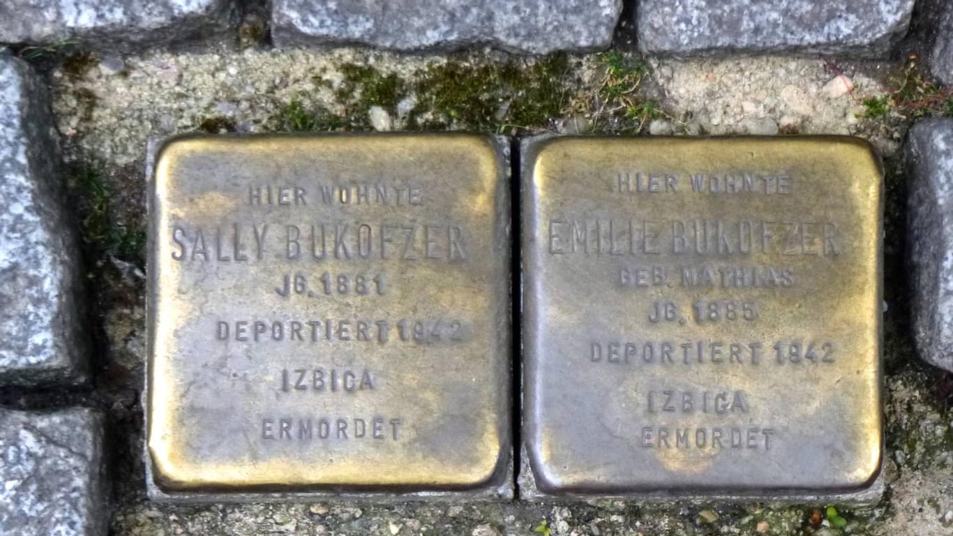 Stolpersteine erinnern überall in Deutschland und Europa an die Opfer der NS-Diktatur: In Hagen werden diese Woche neue Stolpersteine verlegt. (Symbolbild)