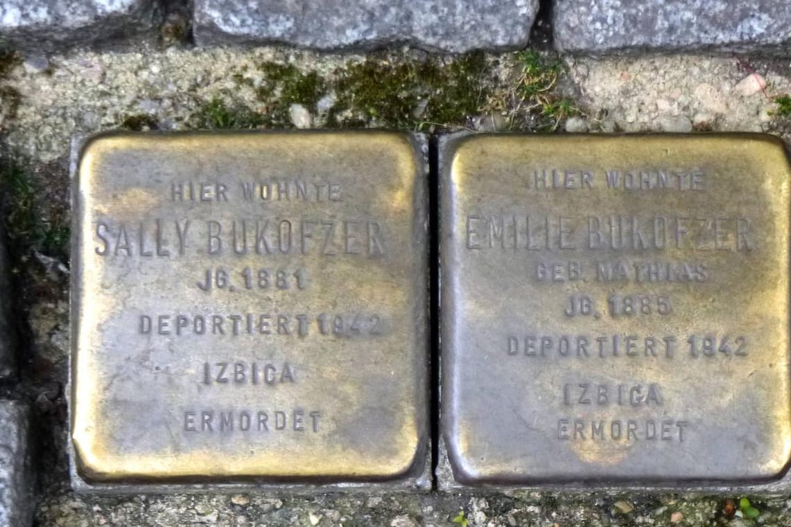 Stolpersteine erinnern überall in Deutschland und Europa an die Opfer der NS-Diktatur: In Hagen werden diese Woche neue Stolpersteine verlegt. (Symbolbild)