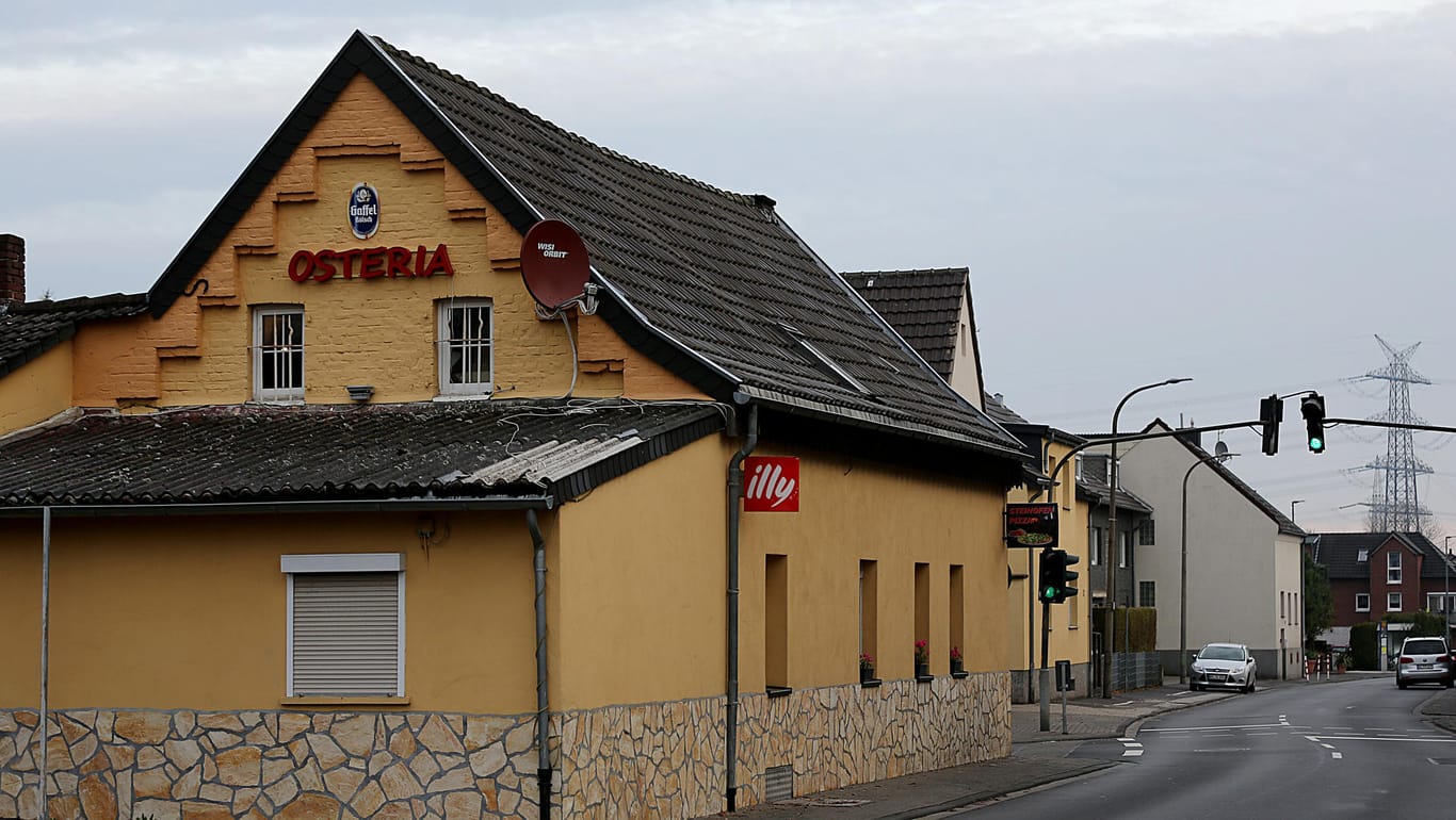 Osteria in Pulheim: Der Besitzer soll groß im Kokainhandel involviert gewesen sein.