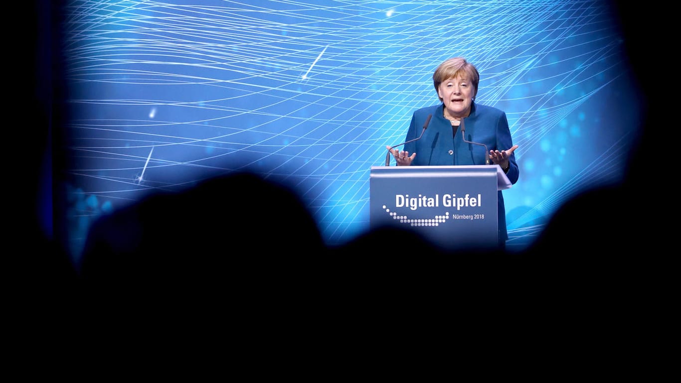 Bundeskanzlerin Angela Merkel beim Digitalgipfel: Die Bundesländer stellen sich nun gegen die Groko-Pläne für einen Pakt zur Digitalisierung der Schulen.