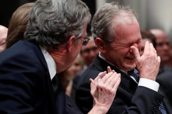 George W. Bush bei der Trauerfeier für seinen Vater: In einer bewegenden Ansprache nahm er Abschied vom ehemaligen Präsidenten der USA.