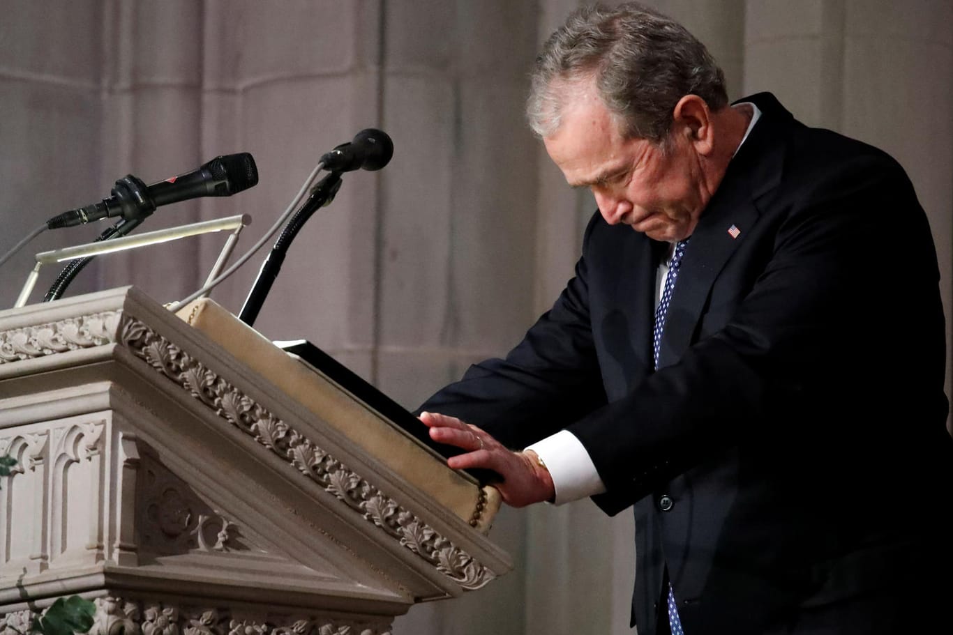 George W. Bush beim Staatsakt für seinen Vater: Tränen bei der Trauerrede