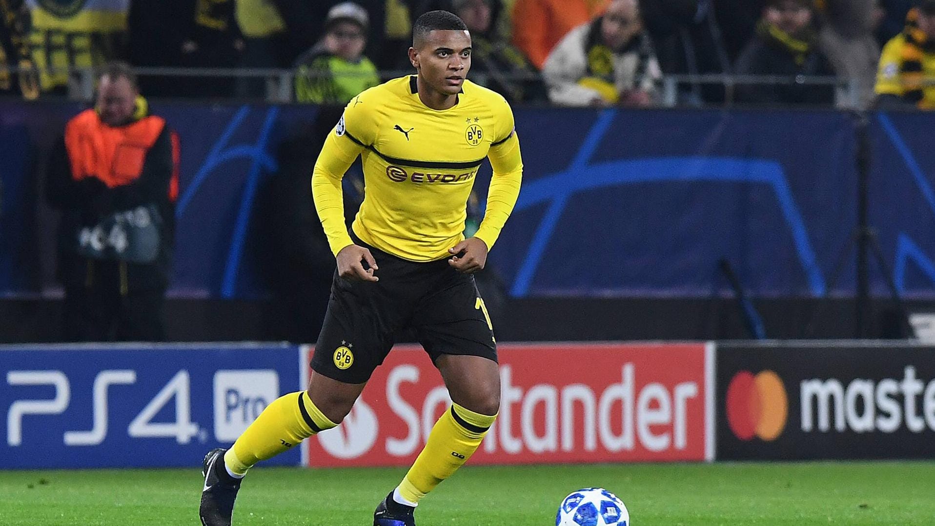 Will mit dem BVB Pokale in die Luft stemmen: Manuel Akanji.