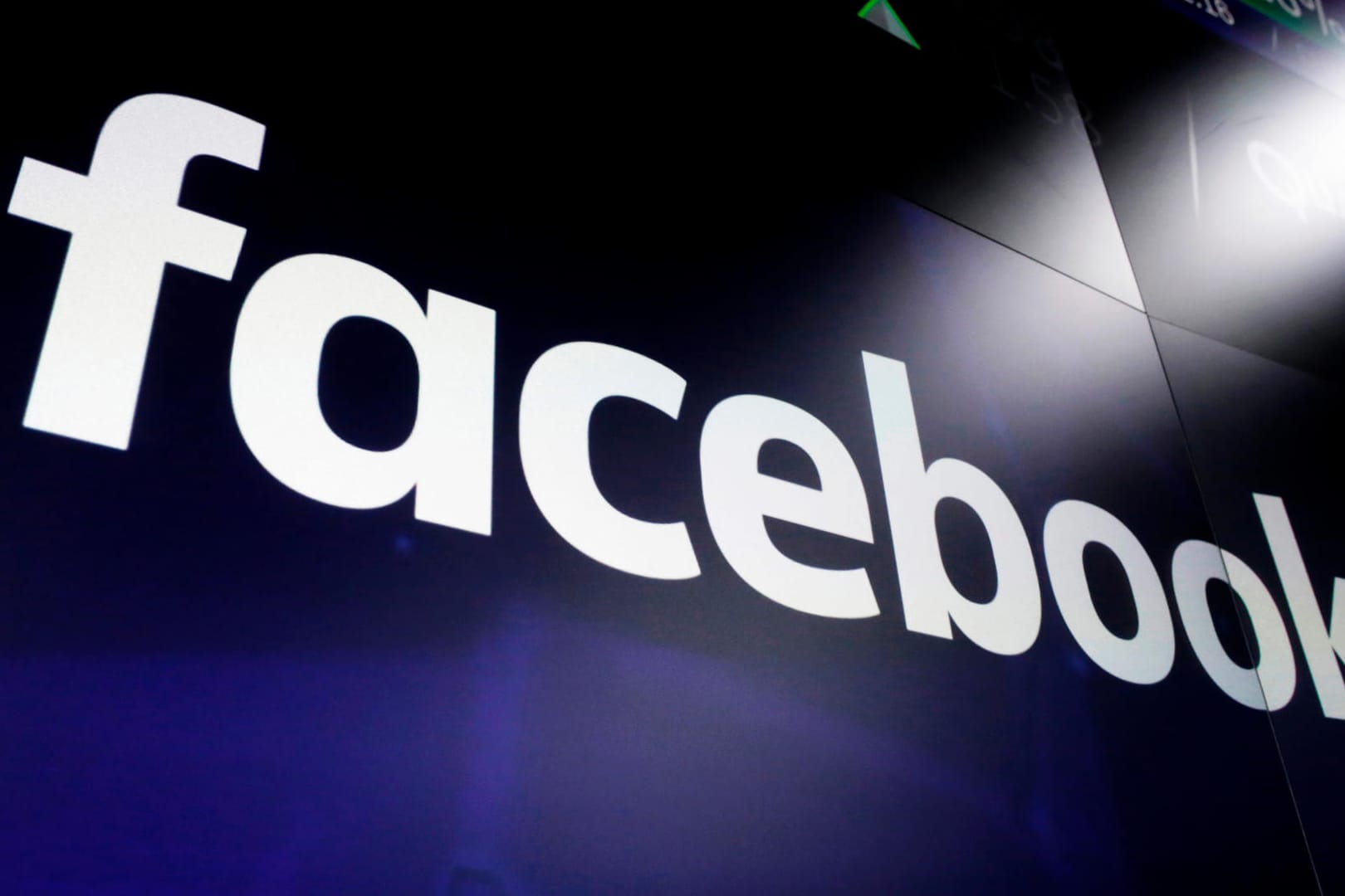 Facebook-Schriftzug: Der Konzern gab ausgewählten Firmen Zugang zu Nutzerdaten.