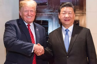 Chinas Präsident Xi Jinping und US-Präsident Donald Trump beim G20-Gipfel: China will die Forderungen der USA erfüllen.