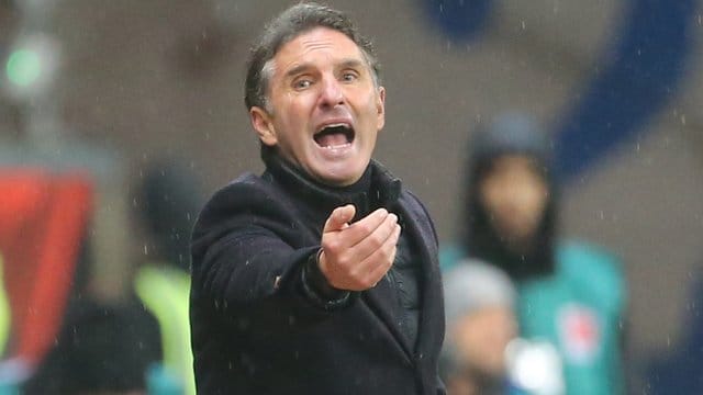 Will auch Hoffenheim mit Wolfsburg ärgern: VfL-Coach Bruno Labbadia.