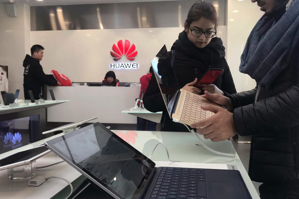 Ein Huawei-Computer in einem Geschäft in Beijing: Insidern zufolge wird die chinesische Firma beschuldigt, die Iran-Sanktionen der USA gebrochen zu haben.