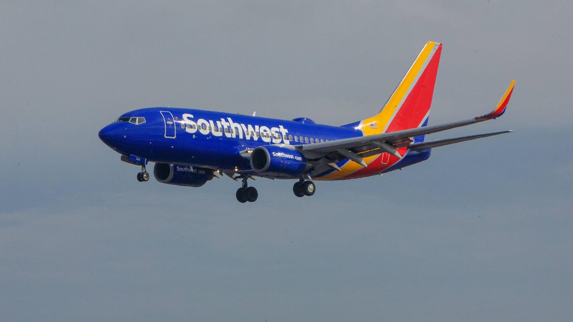 Boeing 737 der Airline Southwest (Symbolbild): Einer der möglichen Gründe für die schwierige Landung war eine zu nasse und rutschige Landebahn. Boeing 737 der Airline Southwest (Symbolbild): Einer der möglichen Gründe für die schwierige Landung war eine zu nasse und rutschige Landebahn.