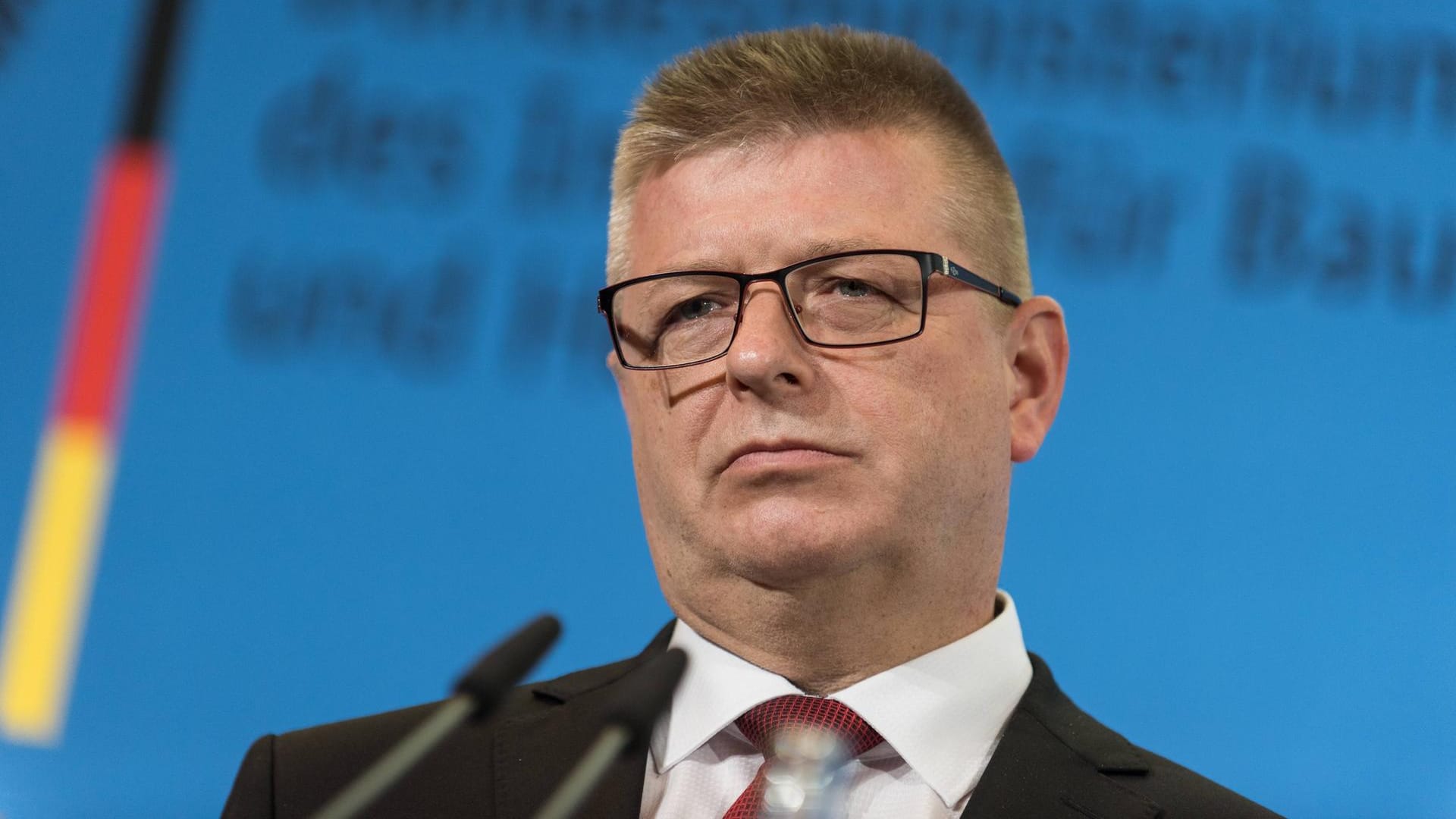Thomas Haldenwang: Der neue Leiter des Bundesamtes für Verfassungsschutz will mit der AfD offenbar anders umgehen als sein Vorgänger Hans-Georg Maaßen. Thomas Haldenwang: Der neue Leiter des Bundesamtes für Verfassungsschutz will mit der AfD offenbar anders umgehen als sein Vorgänger Hans-Georg Maaßen.