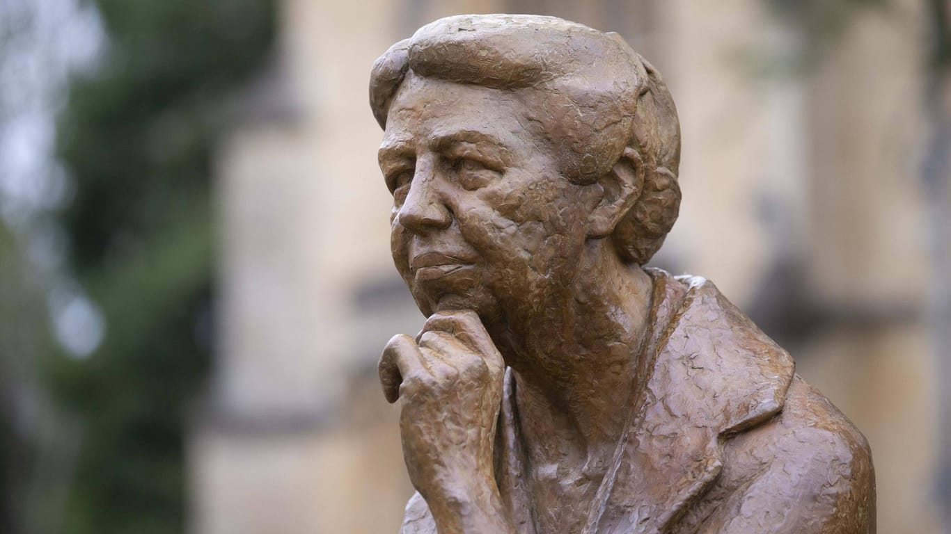 Oxford Mansfield College: Eine Statur erinnert an Eleanor Roosevelt.