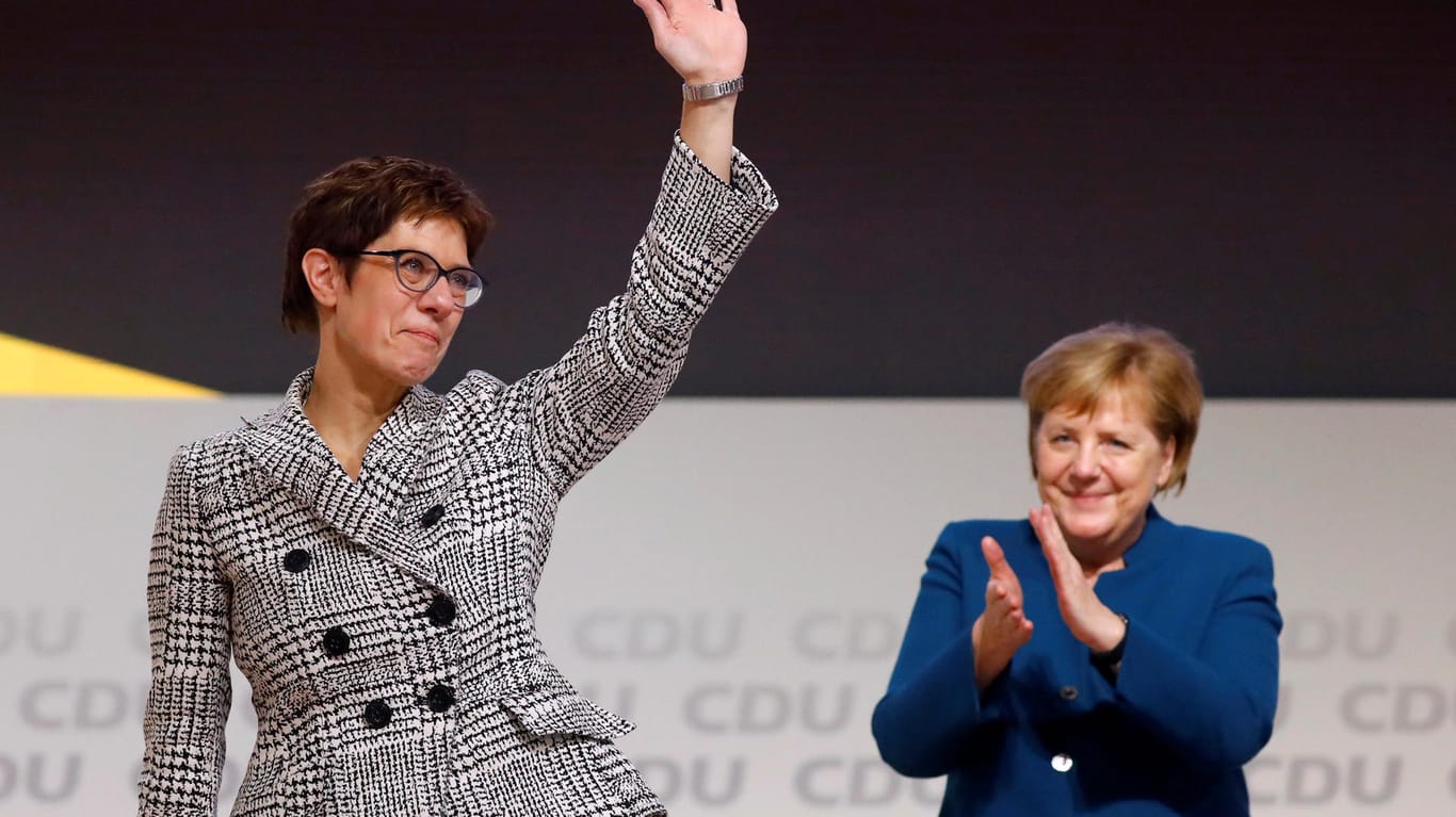 Annegret Kramp-Karrenbauer und Angela Merkel: Beide haben gemeinsam den Wechsel vorbereitet.