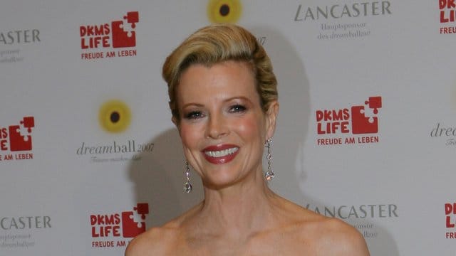 Die US-Schauspielerin Kim Basinger wird 65.