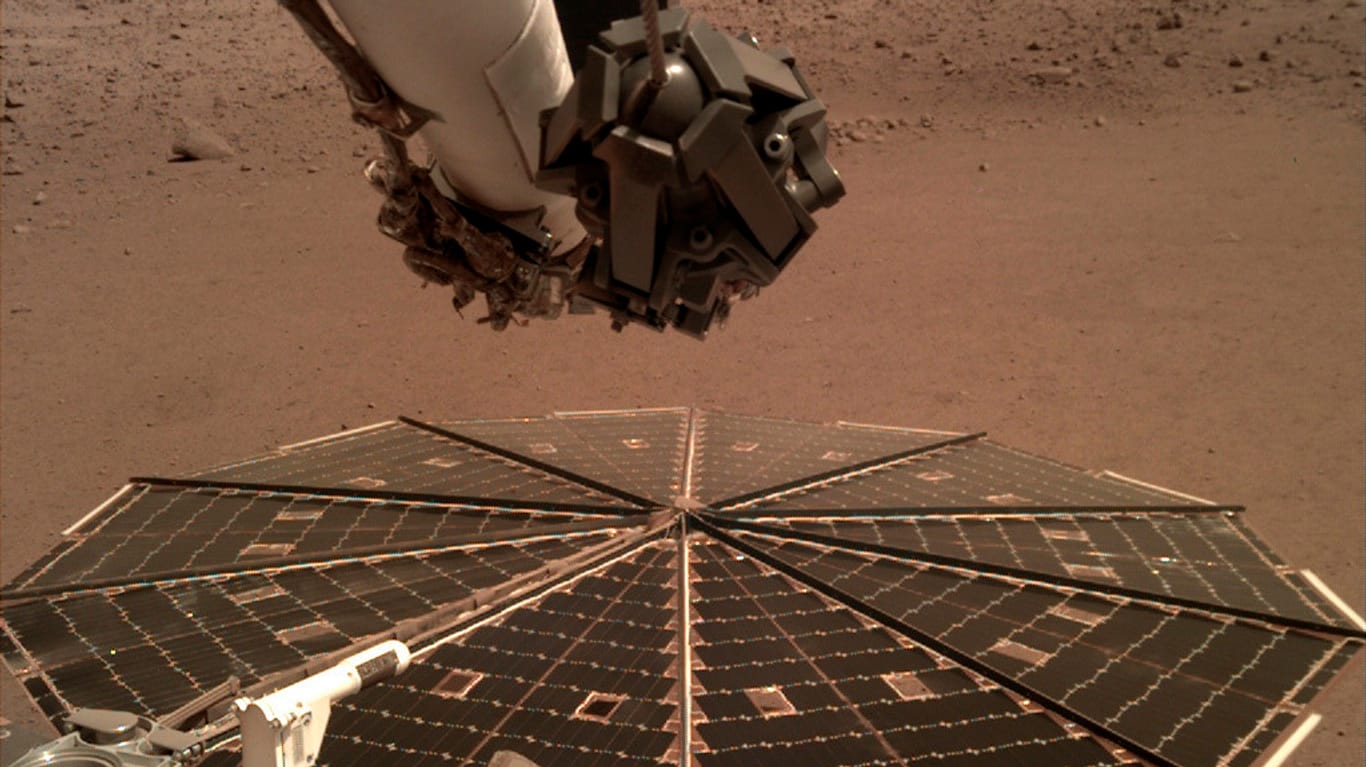 Die Mars-Sonde "In Sight": Am 26. November landete der Roboter auf dem roten Planeten.