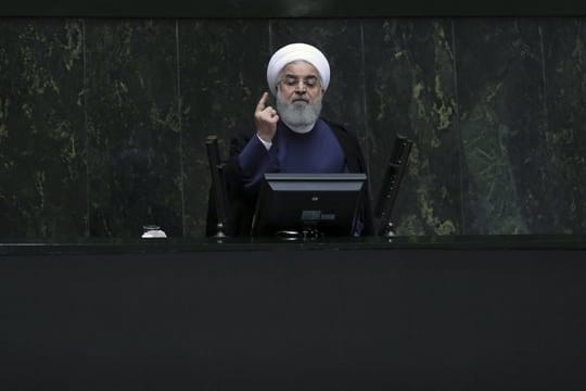 Der iranische Präsident Ruhani wirft Donald Trump wegen seiner Sanktionspolitik "Wirtschaftsterrorismus" gegen den Iran vor.