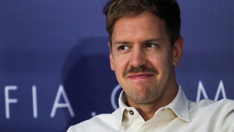 Neuer Stil: Sebastian Vettel präsentierte seinen Oberlippenbart.