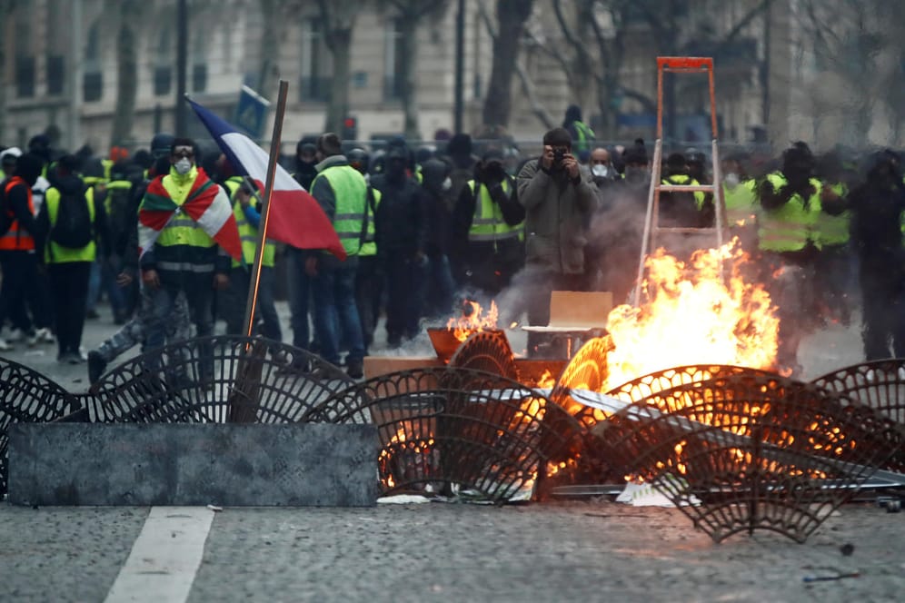 "Gelbwesten" in Paris: Die Proteste richten sich gegen die Reformpolitik von Präsident Emmanuel Macron.