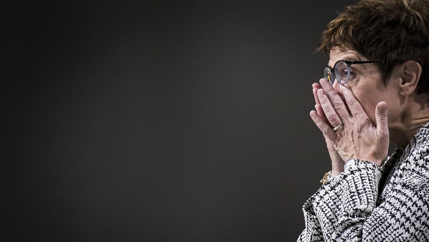 Annegret Kramp-Karrenbauer nach ihrer Wahl zur CDU-Vorsitzenden: Bei den Landtagswahlen in Ostdeutschland wird ihr Hass entgegenschlagen.