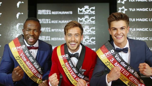 Sasha Sasse (M) gewinnt das Finale vor Soabre Ouattara (l) und Alexander Speiser. Sasha Sasse (M) gewinnt das Finale vor Soabre Ouattara (l) und Alexander Speiser.