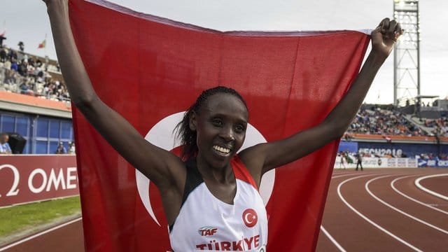 Die Türkin Yasemin Can siegte bei der EM in Tilburg im 8300-Meter-Cross-Rennen.