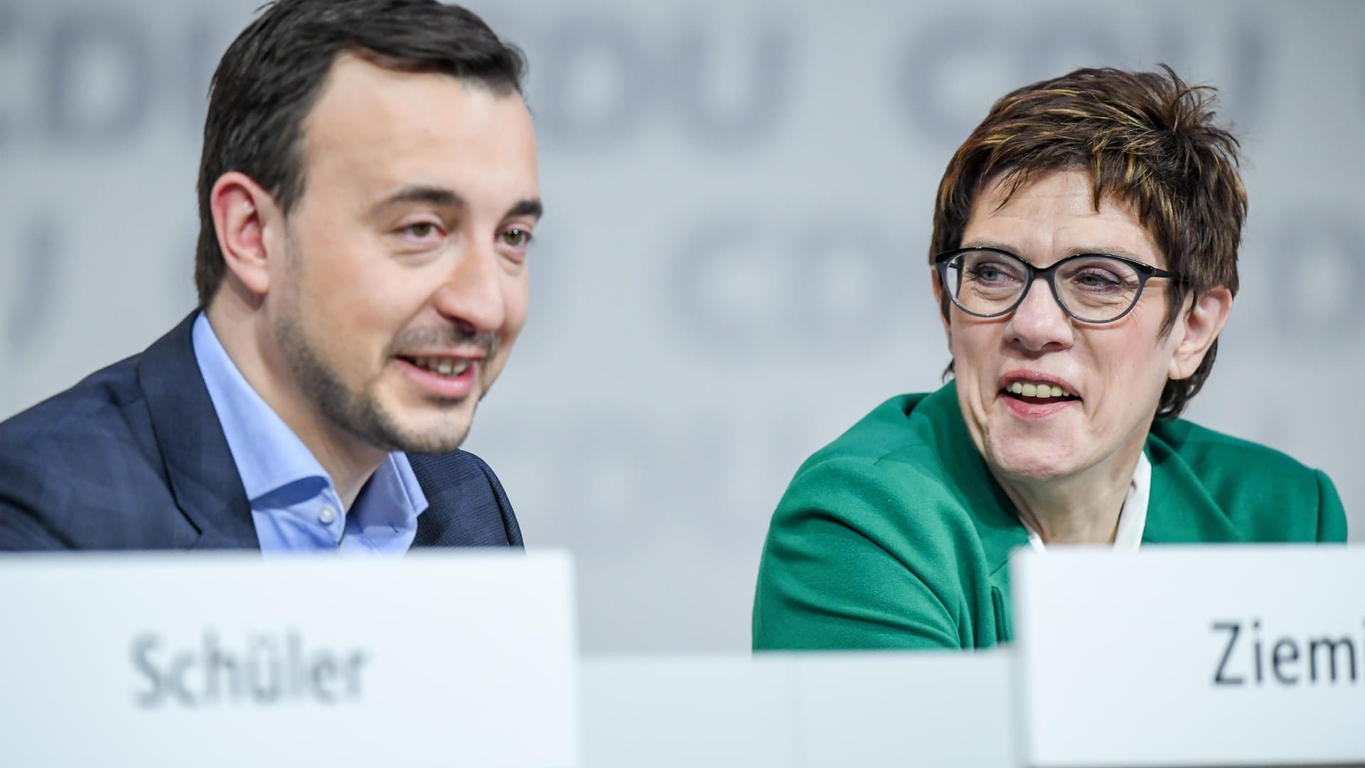 Paul Ziemiak und Annegret Kramp-Karrenbauer.