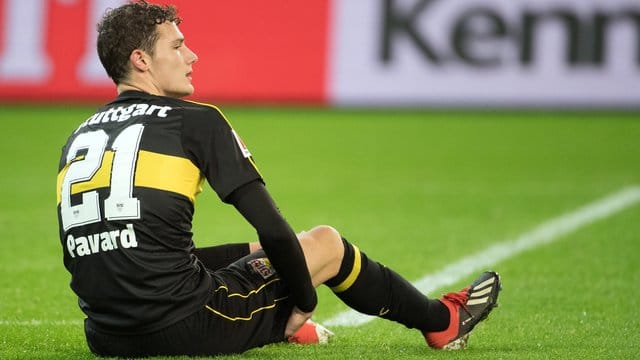 Stuttgarts Benjamin Pavard erlitt einen Faserriss und fällt vorerst aus.