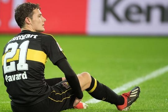 Stuttgarts Benjamin Pavard erlitt einen Faserriss und fällt vorerst aus.