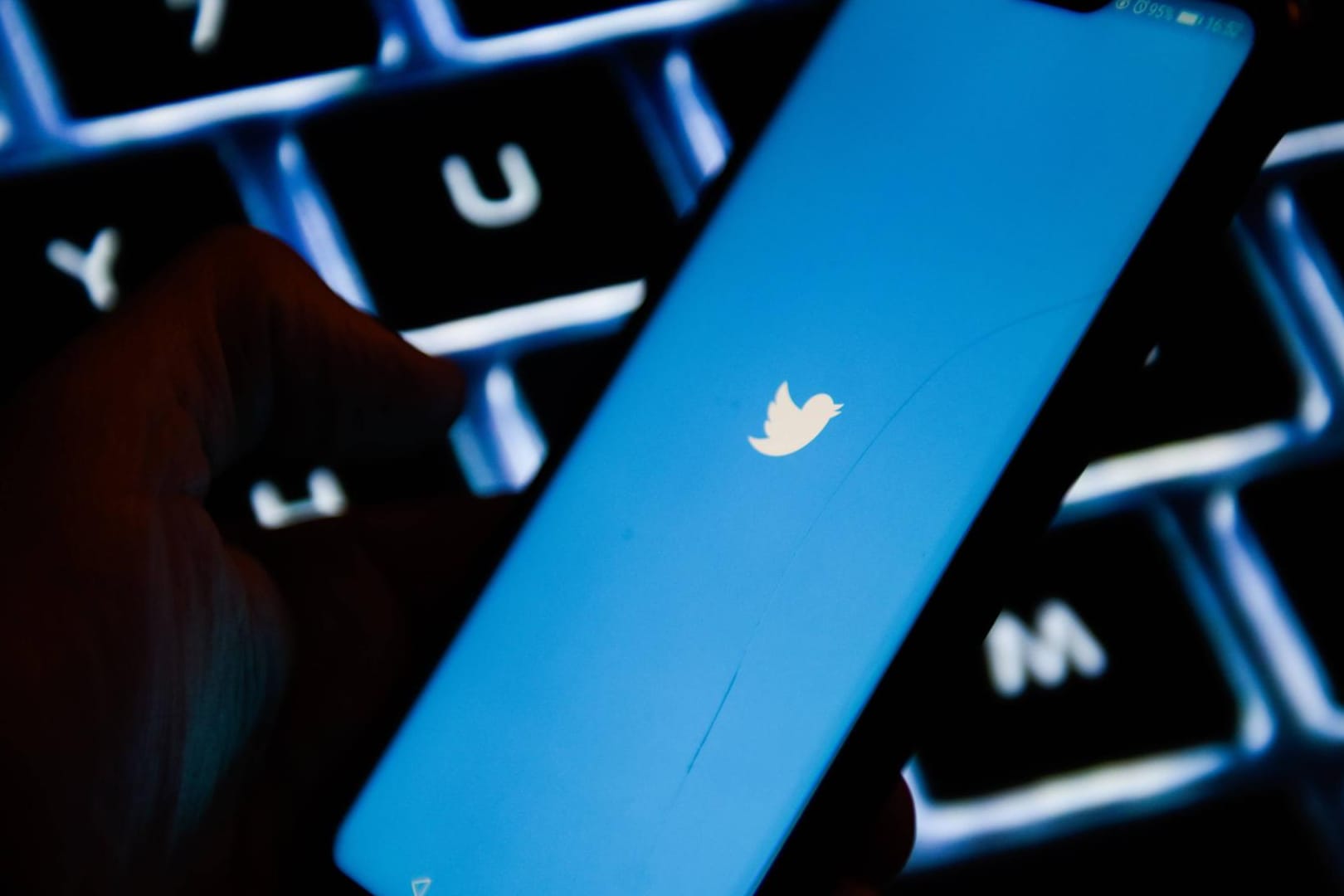 Twitter-App: Die Firma Botswatch hat rund 800.000 Tweets zum Migrationspakt untersucht.