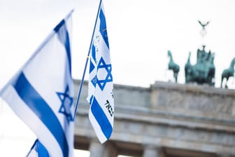 Aufnahmen einer Pro-Israel-Demonstration in Berlin: 40 Prozent der Befragten sorgen sich vor einem möglichen Angriff aufgrund ihrer Religion.