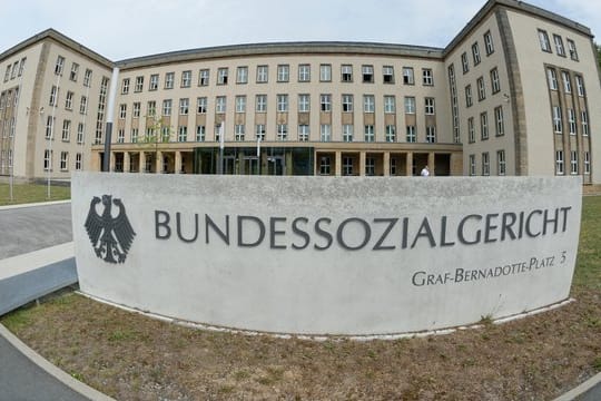 Das Bundessozialgericht hat entschieden: Krankenkassen müssen für den Klinikaufenthalt auch dann bezahlen, wenn sich die Patienten selber ins Krankenhaus einweisen.