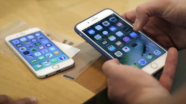 Apple klagte gegen Qualcomm mit dem Vorwurf, der Chipkonzern verlange zu hohe Gebühren für die Nutzung seiner Patente. Apple klagte gegen Qualcomm mit dem Vorwurf, der Chipkonzern verlange zu hohe Gebühren für die Nutzung seiner Patente.