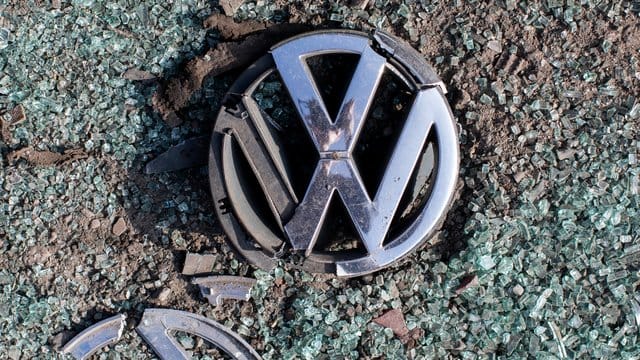 Im Fall des Rückrufs von Autos wegen fehlerhafter Dokumente hat Volkswagen damit begonnen, Kunden anzuschreiben.