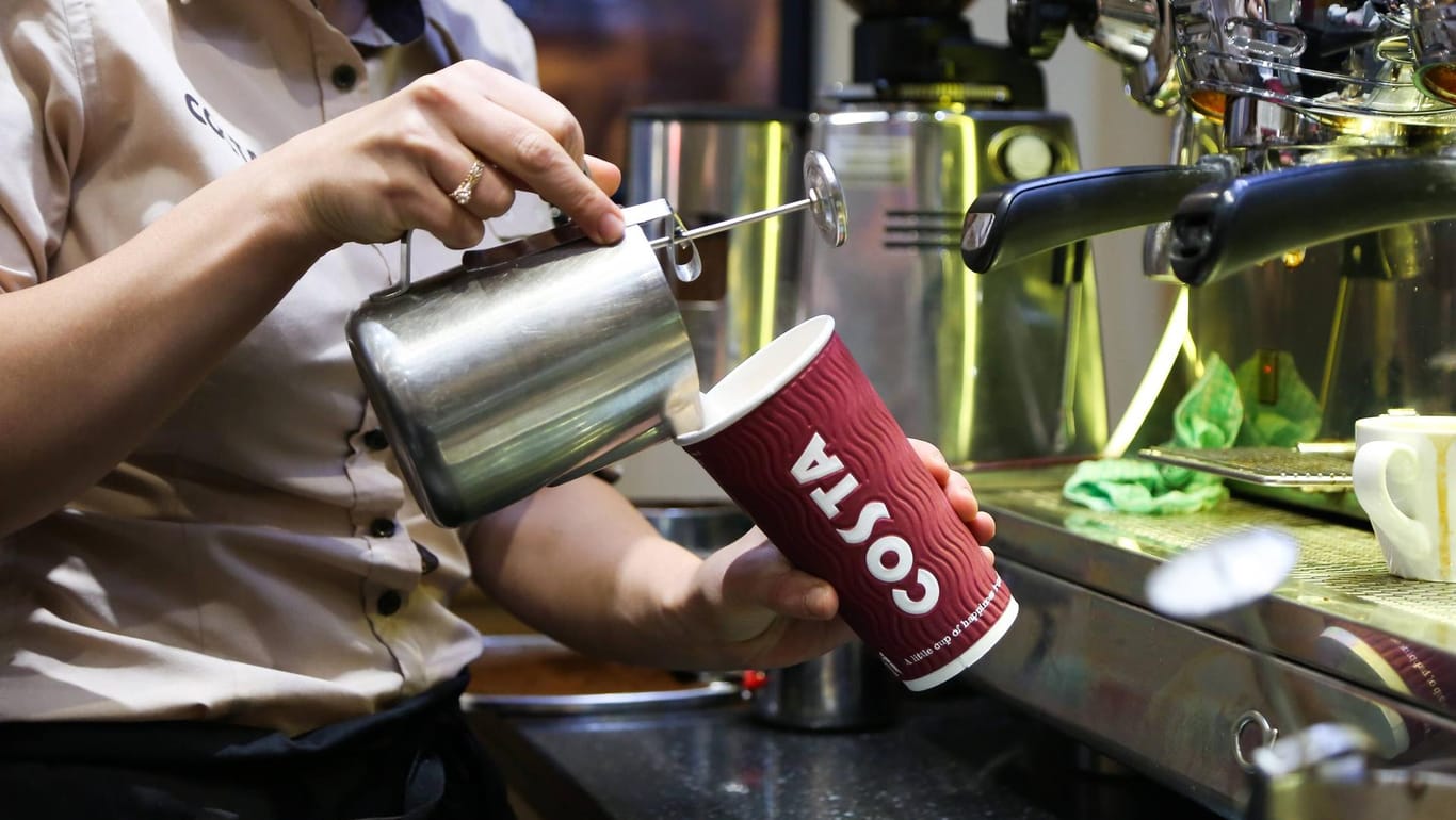 Costa Coffee: Bezahlt wird mit dem schlauen Becher.