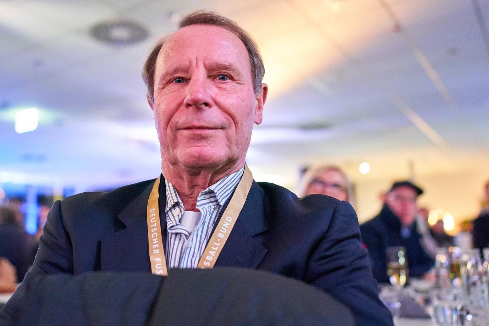 Ex-Bundestrainer Berti Vogts sieht noch viel Verbesserungsbedarf bei den Bundesliga-Klubs.