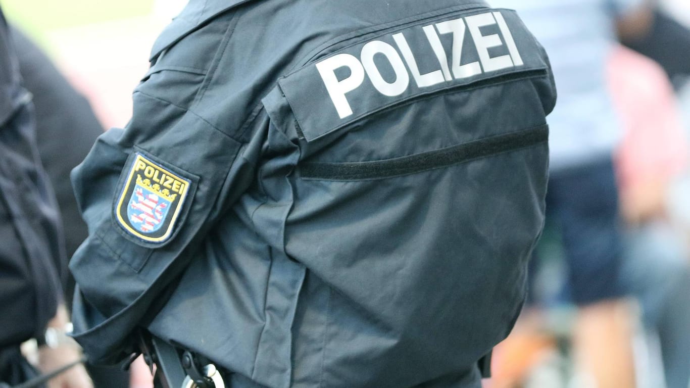 Hessische Polizei: Fünf Frankfurter Beamte sollen sich rechtsextrem in Chats geäußert haben. (Symbolbild)