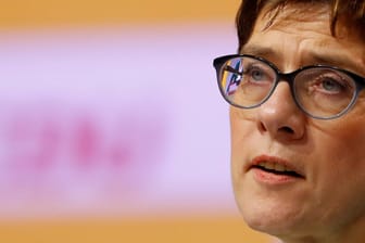 Annegret Kramp-Karrenbauer: Wie wird die neue CDU-Vorsitzende entlohnt werden?