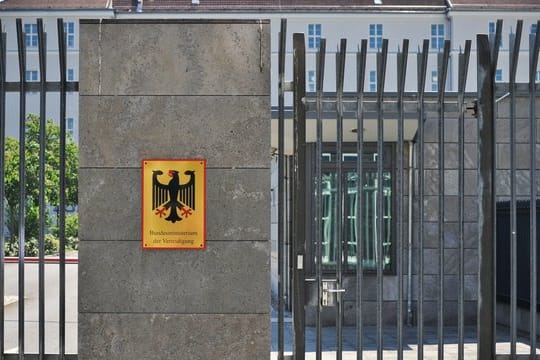 Die Opposition fordert: "Externe Berater müssen raus aus den Ministerien.