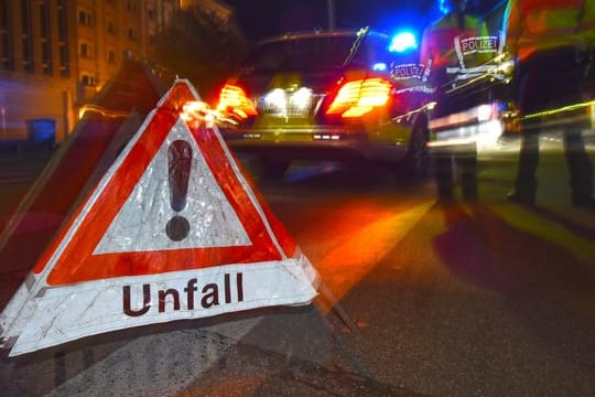 Nach einem Unfall stellt sich meist die Schuldfrage. Eine Rechtsschutzversicherung kann sich hier auszahlen. Doch Versicherungsnehmer sollten die Vertragsdetails genau prüfen. Nach einem Unfall stellt sich meist die Schuldfrage. Eine Rechtsschutzversicherung kann sich hier auszahlen. Doch Versicherungsnehmer sollten die Vertragsdetails genau prüfen.