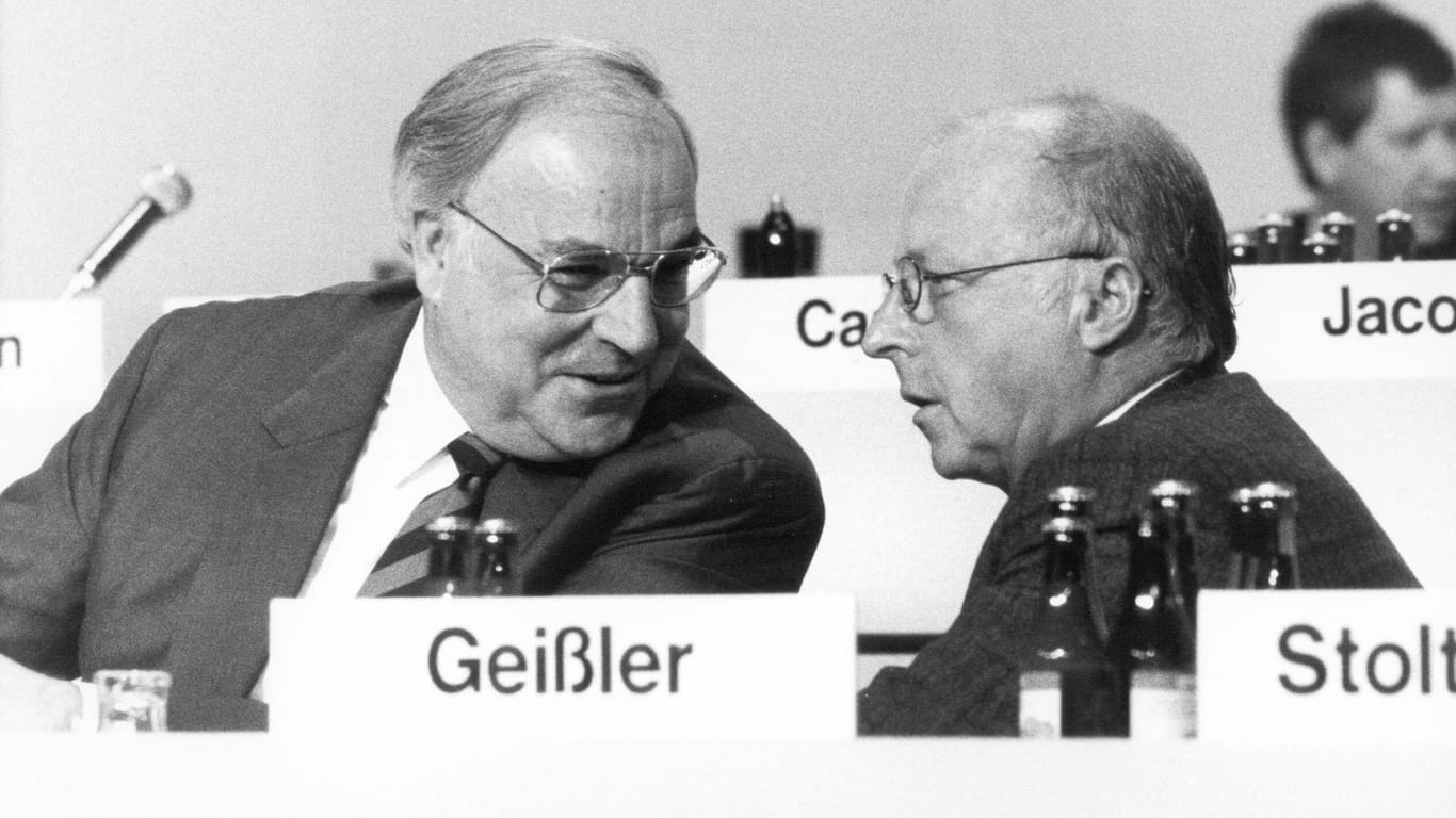Bundeskanzler Helmut Kohl und sein langjähriger Arbeitsminister Norbert Blüm im Jahr 1988.