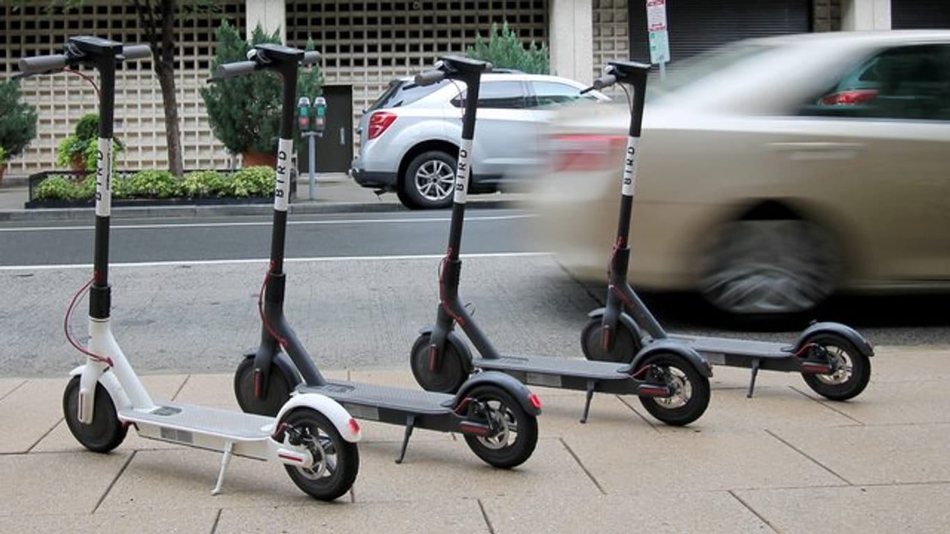 Auch in Deutschland könnten im kommenden Jahr E-Scooter auf den Straßen unterwegs sein.