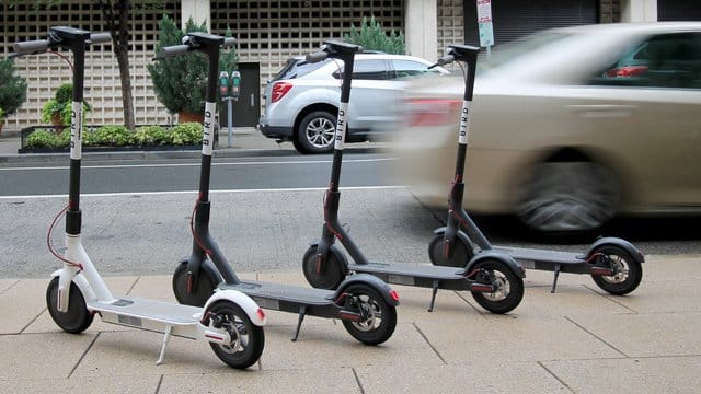 Auch in Deutschland könnten im kommenden Jahr E-Scooter auf den Straßen unterwegs sein. Auch in Deutschland könnten im kommenden Jahr E-Scooter auf den Straßen unterwegs sein.