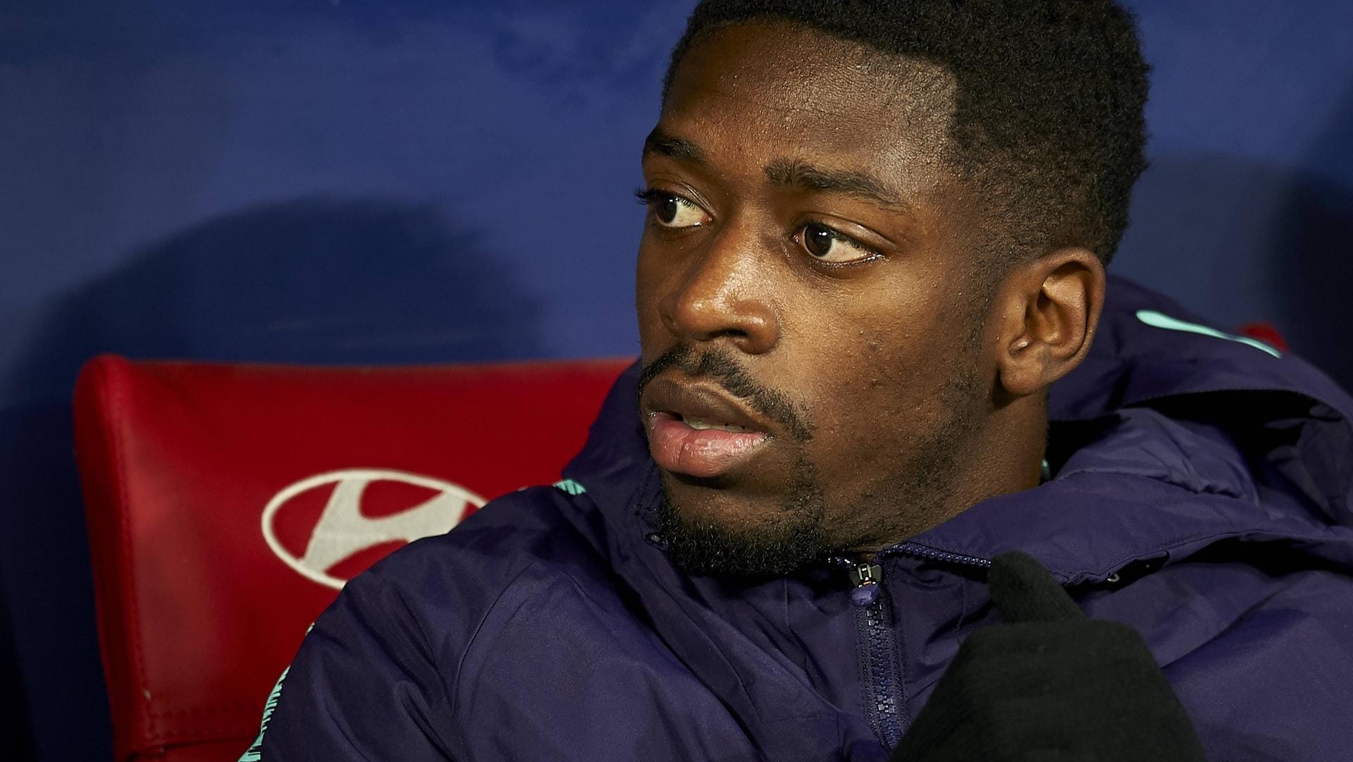 Gewohntes Bild: Dembélé auf der Bank des FC Barcelona.