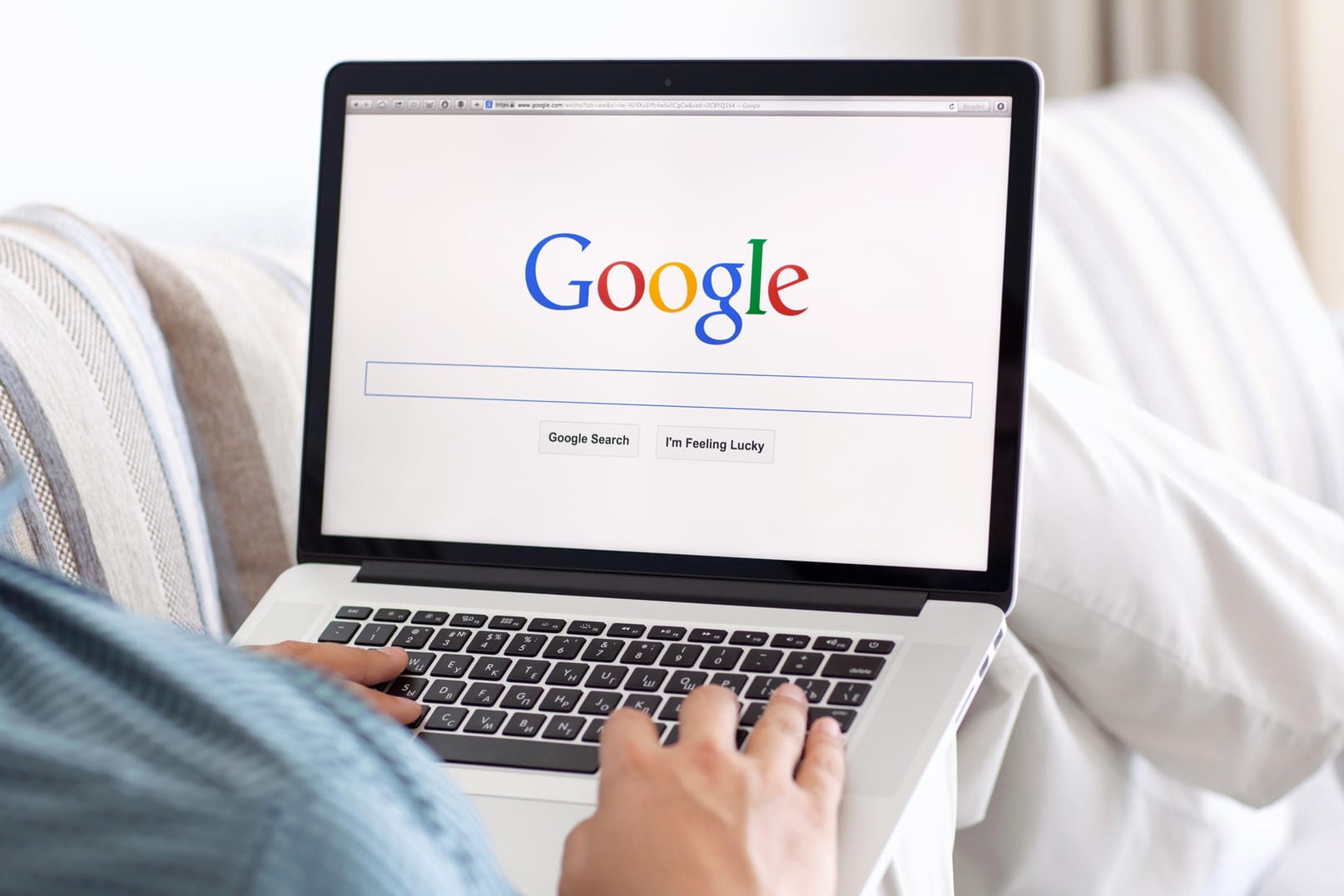 Google Suche: Immer wieder versuchen Kläger, unerwünschte Suchergebnisse per Gerichtsbeschluss aus den Suchergebnissen zu tilgen.