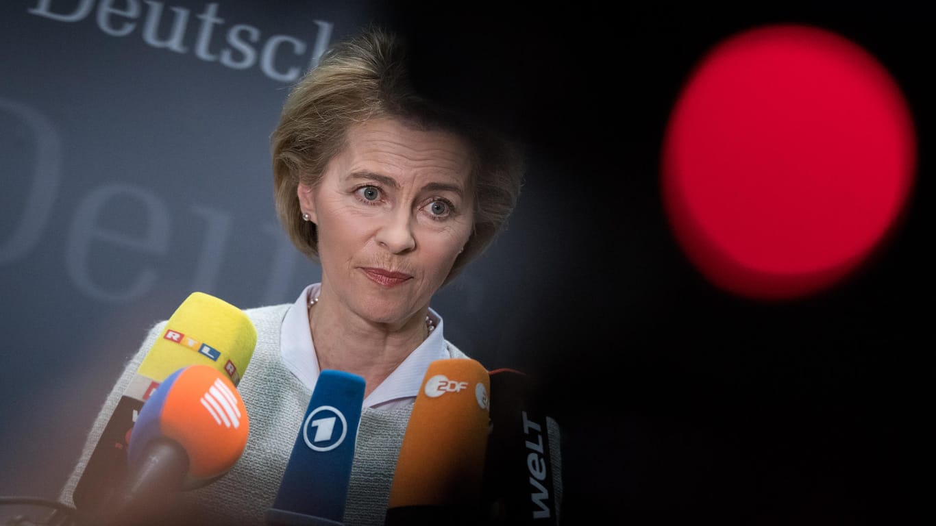 Bundesverteidigungsministerin Ursula von der Leyen (CDU): Mindestens 200 Millionen Euro für externen Sachverstand.