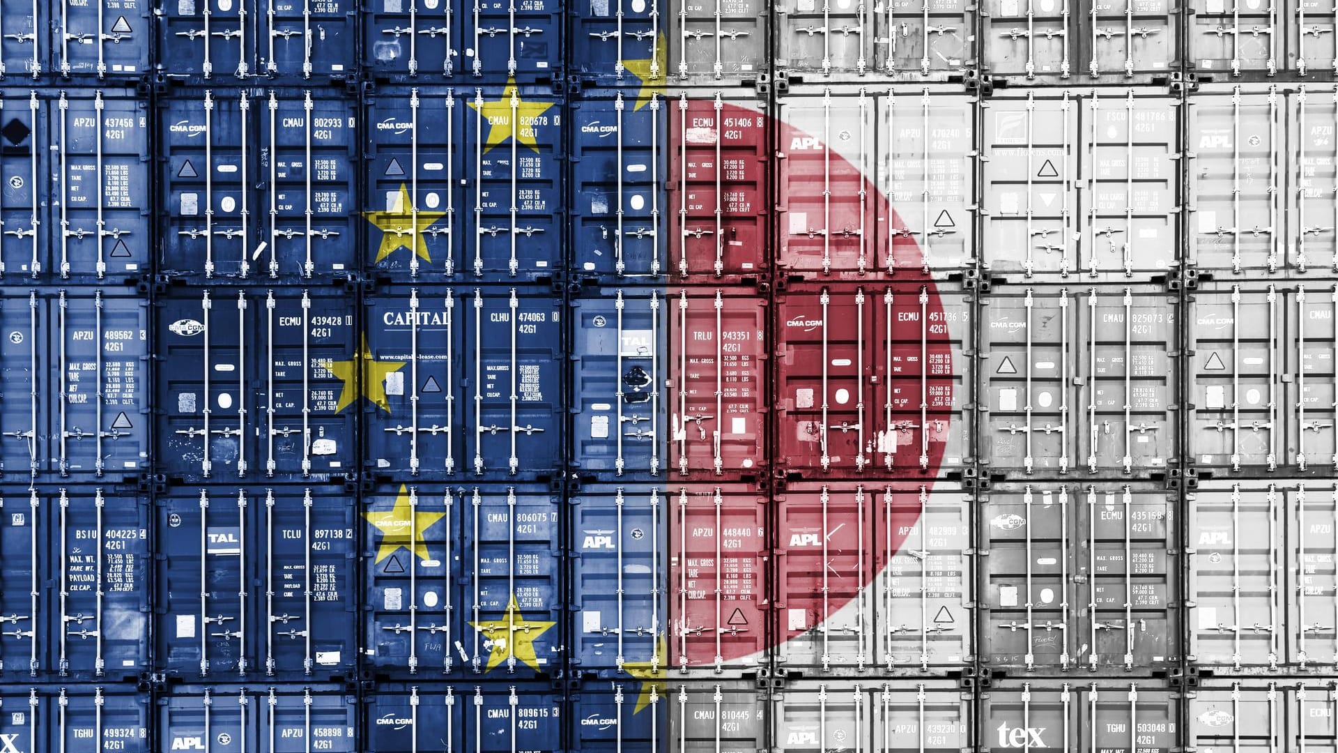 Gestapelte Container mit den Fahnen von EU und Japan: Das Freihandelsabkommen zwischen der EU und Japan könnte im Februar in Kraft treten. Gestapelte Container mit den Fahnen von EU und Japan: Das Freihandelsabkommen zwischen der EU und Japan könnte im Februar in Kraft treten.