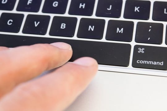 Das Programm Office 365 für macOS enthält jetzt den Dark Mode.