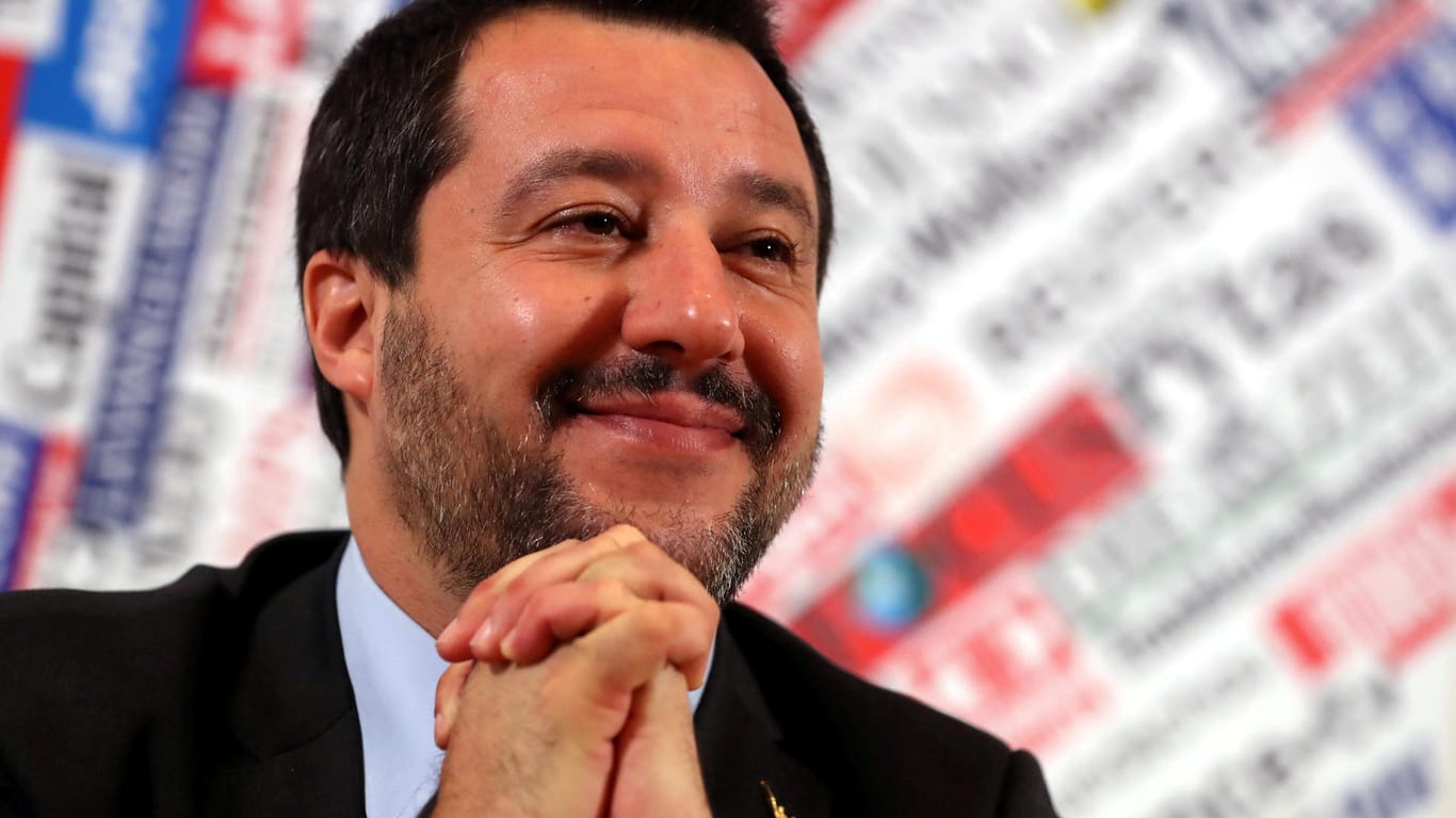 Matteo Salvini: Der stellvertretende Ministerpräsident Matteo Salvini warnt die EU davor, Frankreich im nächsten Jahr beim Haushaltsdefizit zu begünstigen.