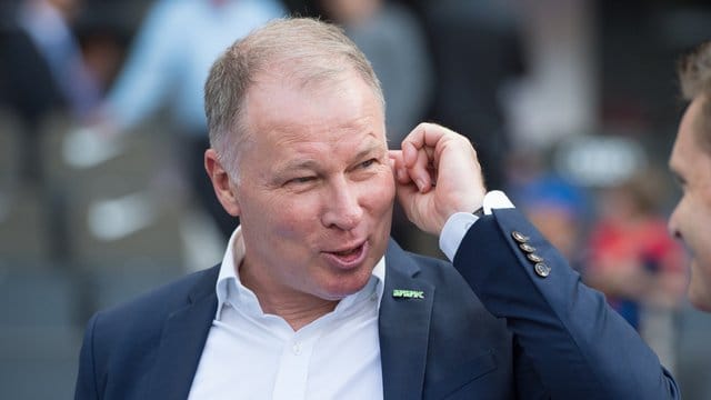 Augsburgs Manager Stefan Reuter verpflichtete erneut einen Südkoreaner.
